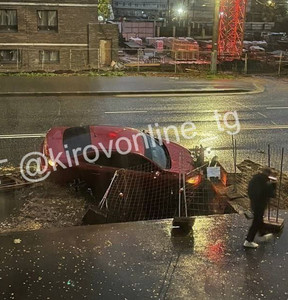 «Водоканал» прокомментировал аварию с ямой на улице Попова