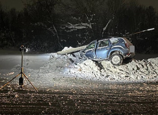 В Нововятском районе водитель «Рено Дастер» снес столб