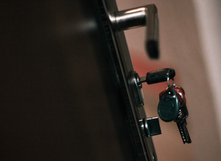 Администрация Афанасьевского районе приобрела для сироты непригодную для жилья квартиру