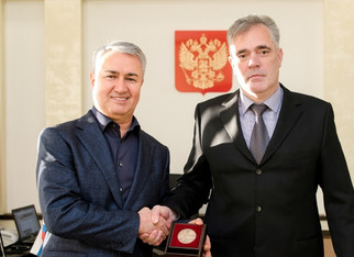 Рахим Азимов награжден памятной медалью «75 лет Победы»