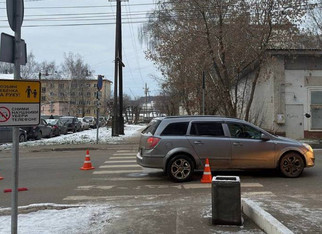 В Кирове водитель Opel Astra сбил двух девочек