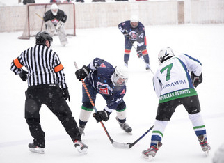 «Уралхим» провел любительский хоккейный турнир в Кирово-Чепецке