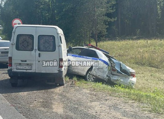В Кировской области произошла авария с участием патрульной машины