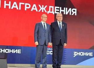 Сергей Кириенко вручил Александру Соколову высшую награду Российского общества «Знание»