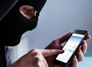 Мошенники заставляют жертв звонить первыми