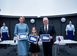 Александр Соколов погасил марку к юбилею первого полёта человека в космос