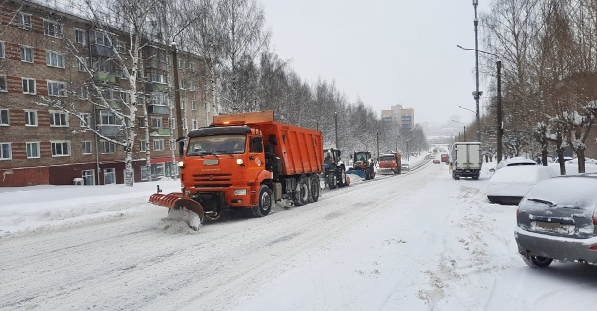 В Кирове продолжается метель