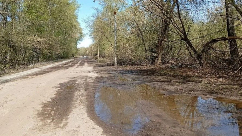 Вода уходит с дорог, которые затопило во время половодья