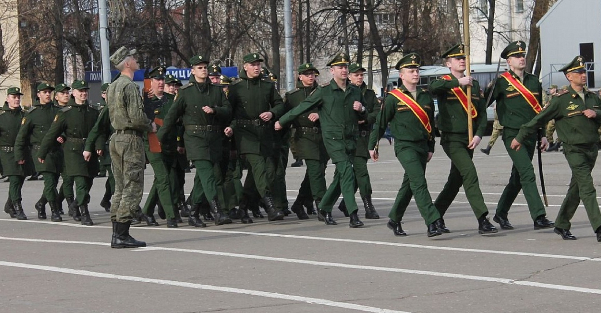 Парад в кирове. Парад Победы в Красноярске. Парк Победы парад Юнармии в Кирове 7 мая 2024 г. Парад 9 мая Красноярск.