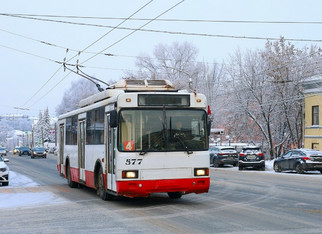 В Кирове продолжают ремонтировать троллейбусную сеть