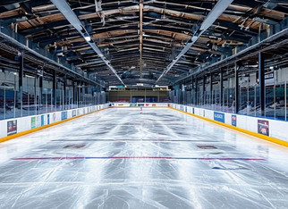 Началось строительство ледового поля на катке в Радужном