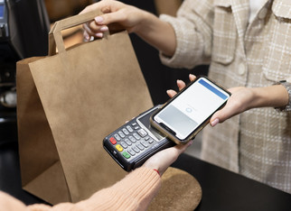 В Кировской области возраст покупателей проверяют через МАХ