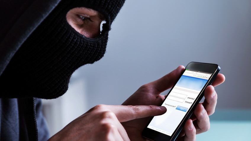 Мошенники заставляют жертв звонить первыми