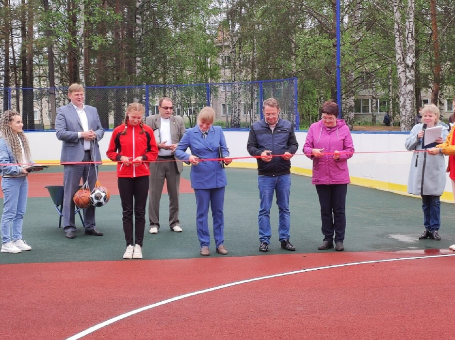 В пгт. Светлополянск Верхнекамского района открыта многофункциональная спортивная площадка